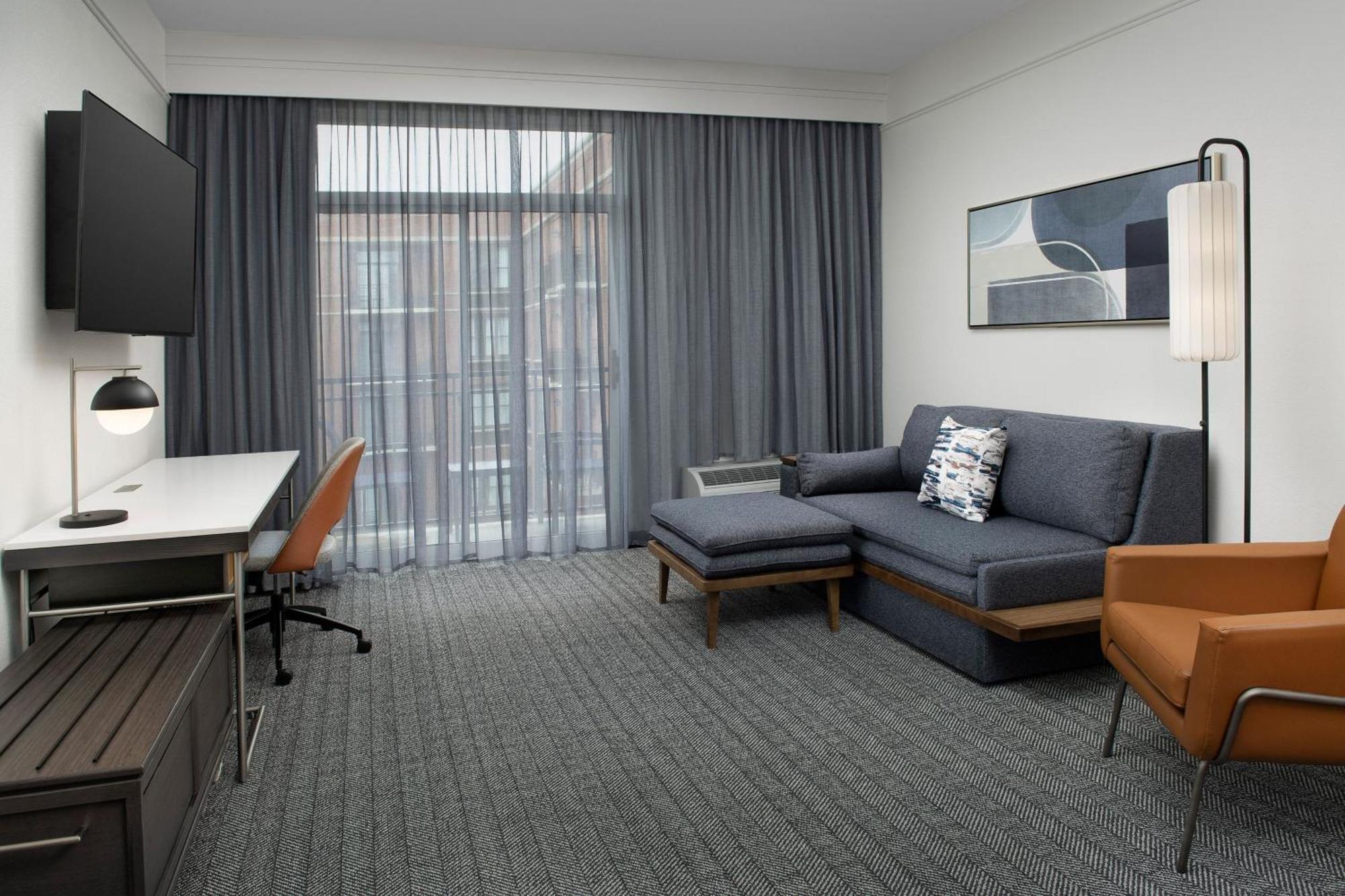Courtyard By Marriott Savannah Downtown - Historic District Экстерьер фото